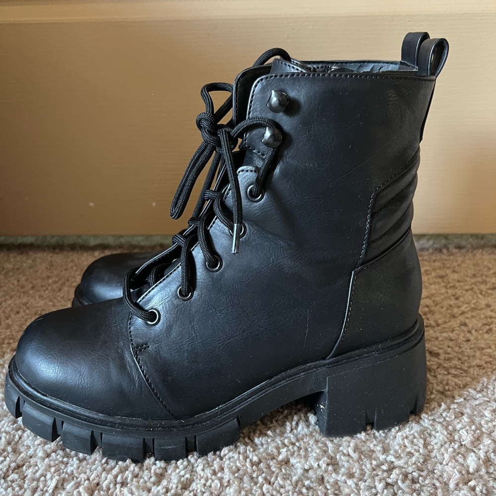 MIA combat boots